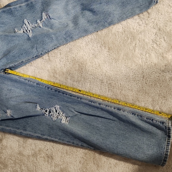 Levi's Distressed Ribcage Straight Ankle - Picture 6 of 6